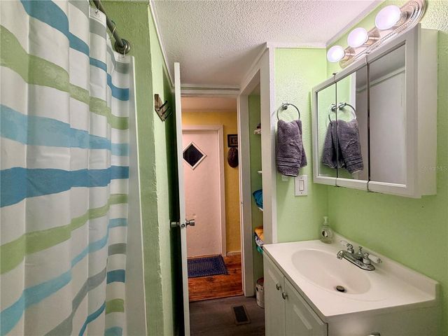 498 KING CHARLES CIRCLE, Deland, FL 32724