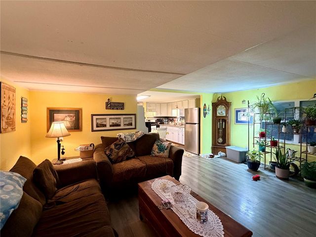 498 KING CHARLES CIRCLE, Deland, FL 32724