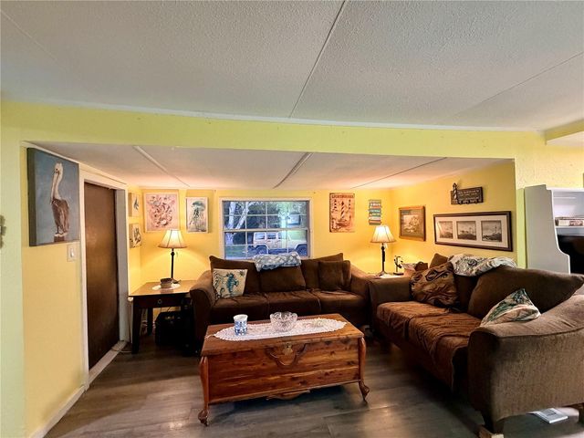 498 KING CHARLES CIRCLE, Deland, FL 32724