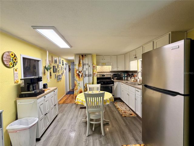 498 KING CHARLES CIRCLE, Deland, FL 32724