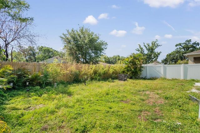 8004 N BROOKS STREET, Tampa, FL 33604