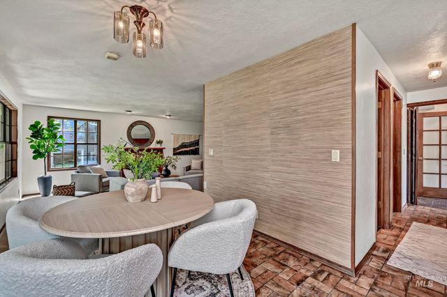 254 E Old Saybrook, Boise, ID 83706