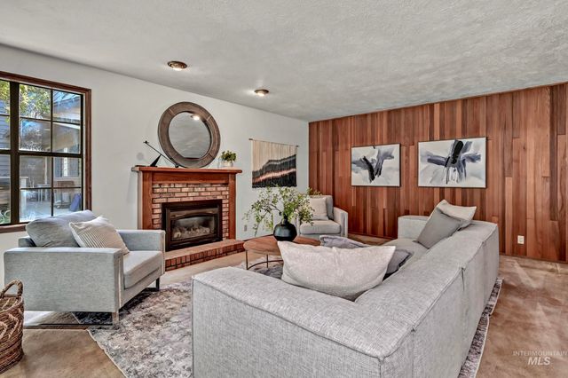 254 E Old Saybrook, Boise, ID 83706