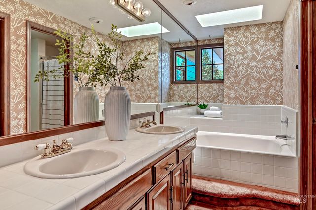 254 E Old Saybrook, Boise, ID 83706