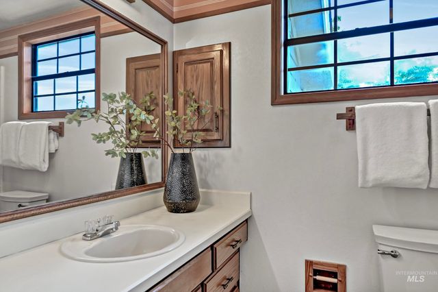 254 E Old Saybrook, Boise, ID 83706
