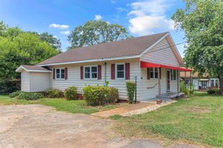 1035 W Blackstock Rd, Spartanburg, SC 29301