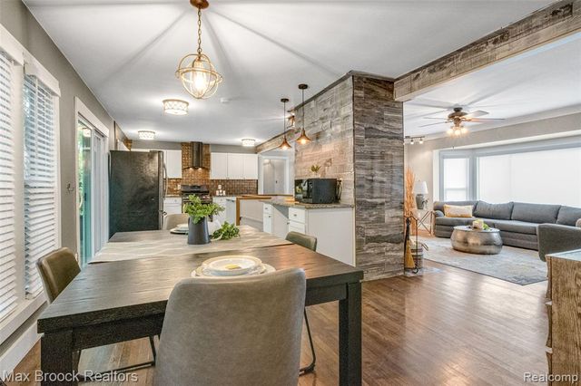 2905 Lahser Road, Bloomfield Hills, MI 48304