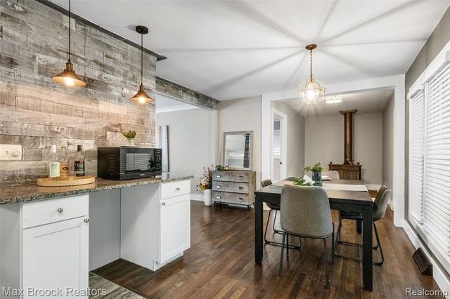 2905 Lahser Road, Bloomfield Hills, MI 48304
