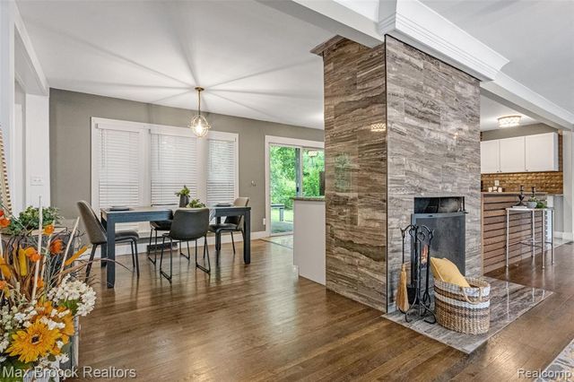 2905 Lahser Road, Bloomfield Hills, MI 48304