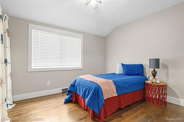 2905 Lahser Road, Bloomfield Hills, MI 48304