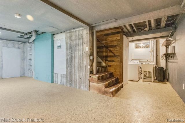 2905 Lahser Road, Bloomfield Hills, MI 48304