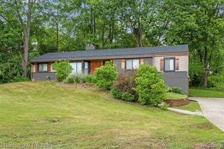 2905 Lahser Road, Bloomfield Hills, MI 48304