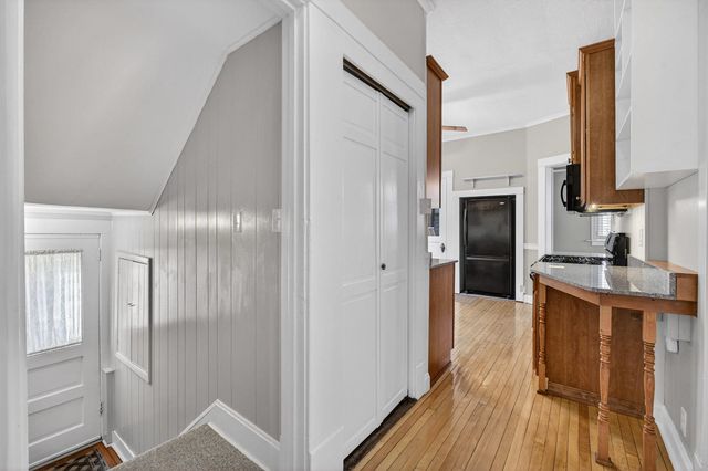 220 E Dover Court, Davenport, IA 52803