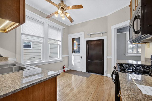 220 E Dover Court, Davenport, IA 52803