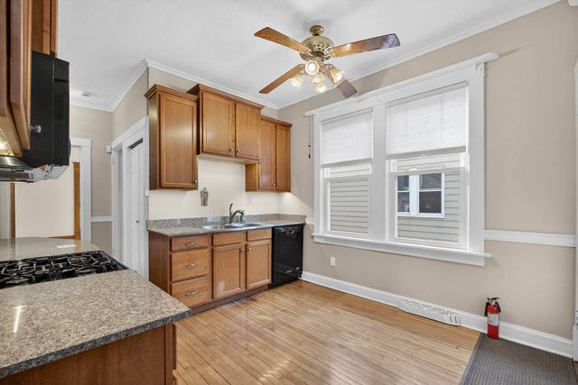 220 E Dover Court, Davenport, IA 52803