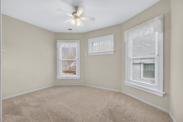 220 E Dover Court, Davenport, IA 52803