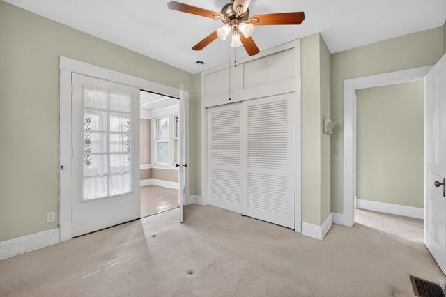 220 E Dover Court, Davenport, IA 52803