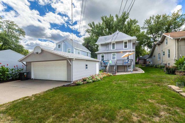 220 E Dover Court, Davenport, IA 52803