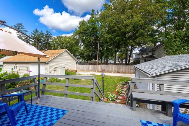 220 E Dover Court, Davenport, IA 52803