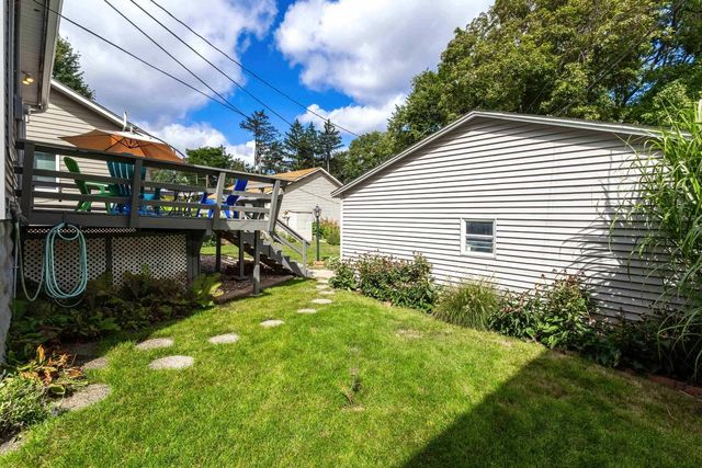 220 E Dover Court, Davenport, IA 52803