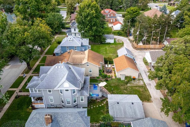 220 E Dover Court, Davenport, IA 52803