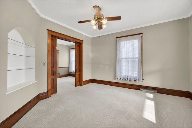 220 E Dover Court, Davenport, IA 52803