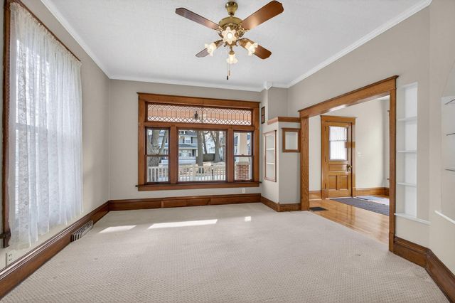 220 E Dover Court, Davenport, IA 52803