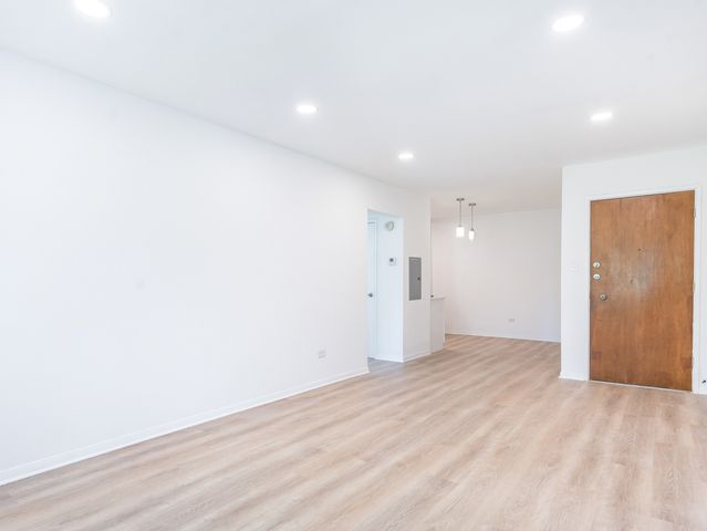 415 S Maple Avenue 603, Oak Park, IL 60302
