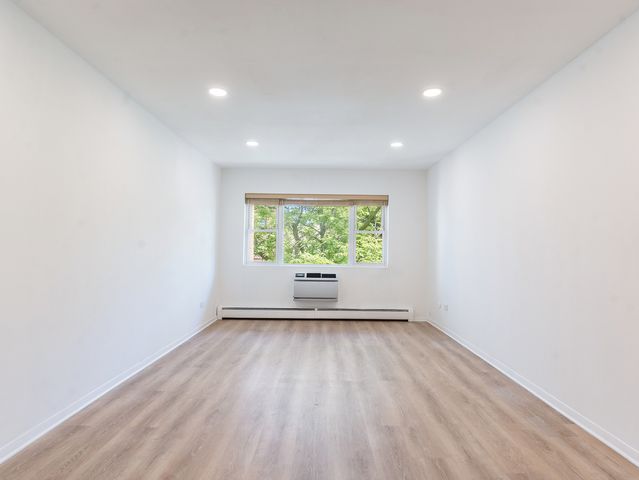 415 S Maple Avenue 603, Oak Park, IL 60302