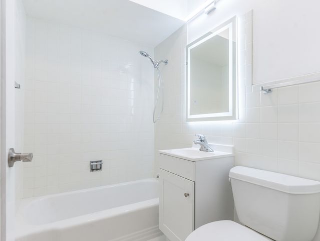 415 S Maple Avenue 603, Oak Park, IL 60302