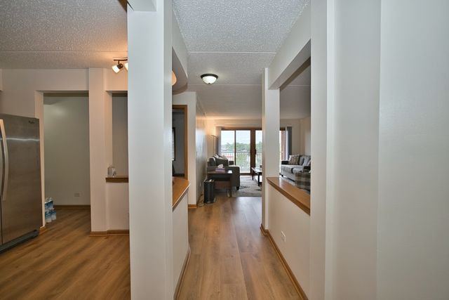 7450 N Waukegan Road 404, Niles, IL 60714