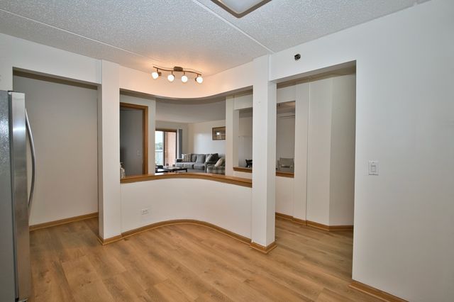 7450 N Waukegan Road 404, Niles, IL 60714