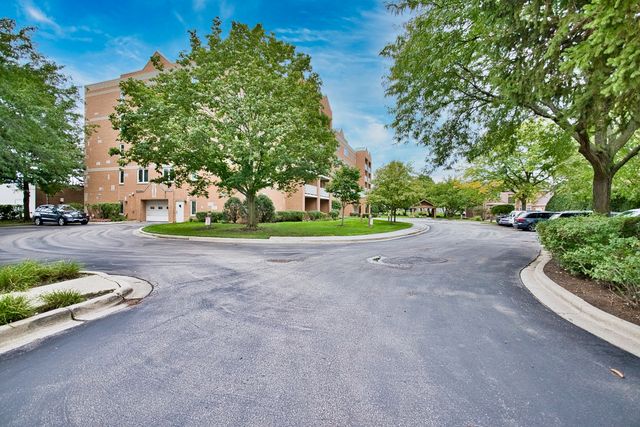 7450 N Waukegan Road 404, Niles, IL 60714