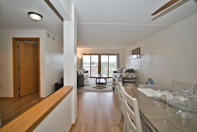 7450 N Waukegan Road 404, Niles, IL 60714
