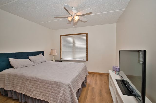 7450 N Waukegan Road 404, Niles, IL 60714