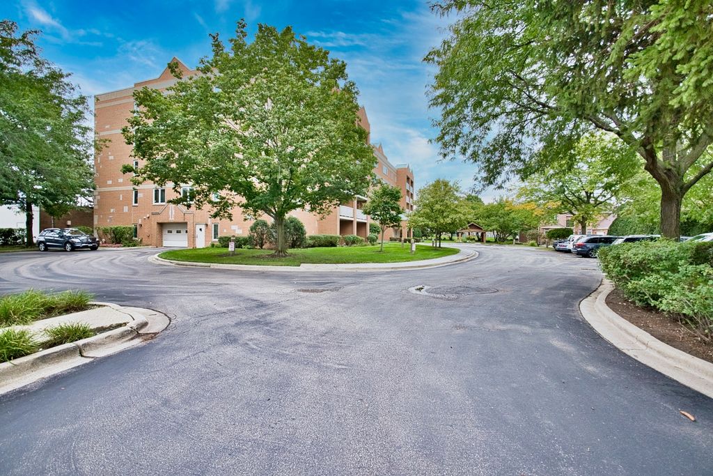 7450 N Waukegan Road 404, Niles, IL 60714 — photo 3