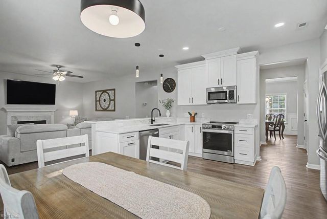 300 Kings Pointe XING, Yorktown, VA 23693
