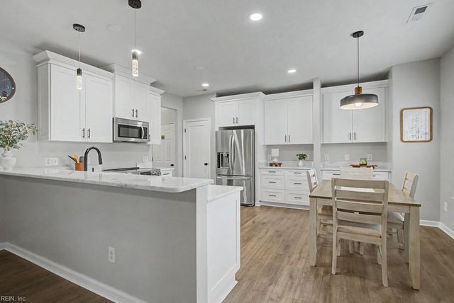 300 Kings Pointe XING, Yorktown, VA 23693