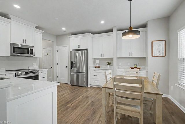300 Kings Pointe XING, Yorktown, VA 23693