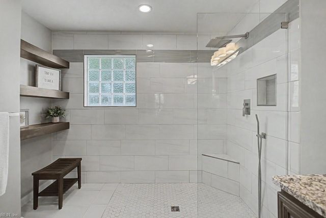 300 Kings Pointe XING, Yorktown, VA 23693