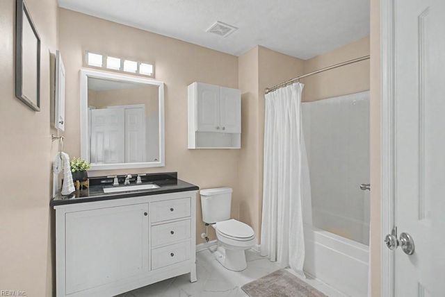 300 Kings Pointe XING, Yorktown, VA 23693