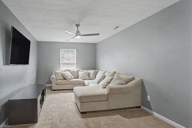 300 Kings Pointe XING, Yorktown, VA 23693