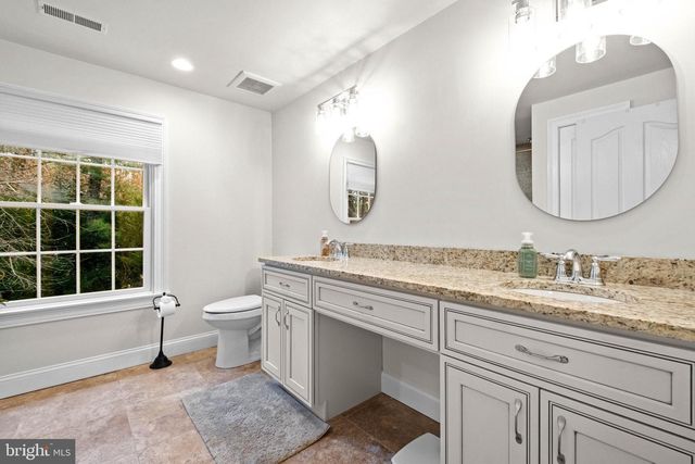 78 N LAKESIDE DR W, Medford, NJ 08055