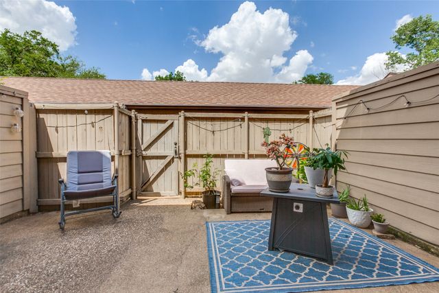 9910 Royal Lane 903, Dallas, TX 75231