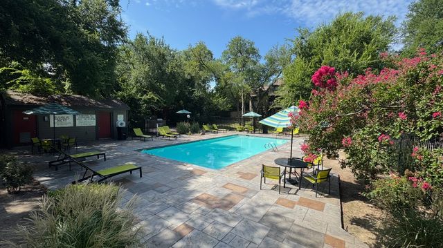 9910 Royal Lane 903, Dallas, TX 75231