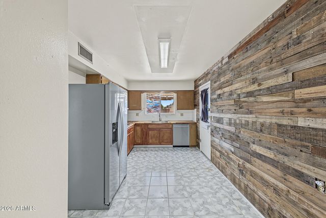 10408 W CAMDEN Avenue, Sun City, AZ 85351