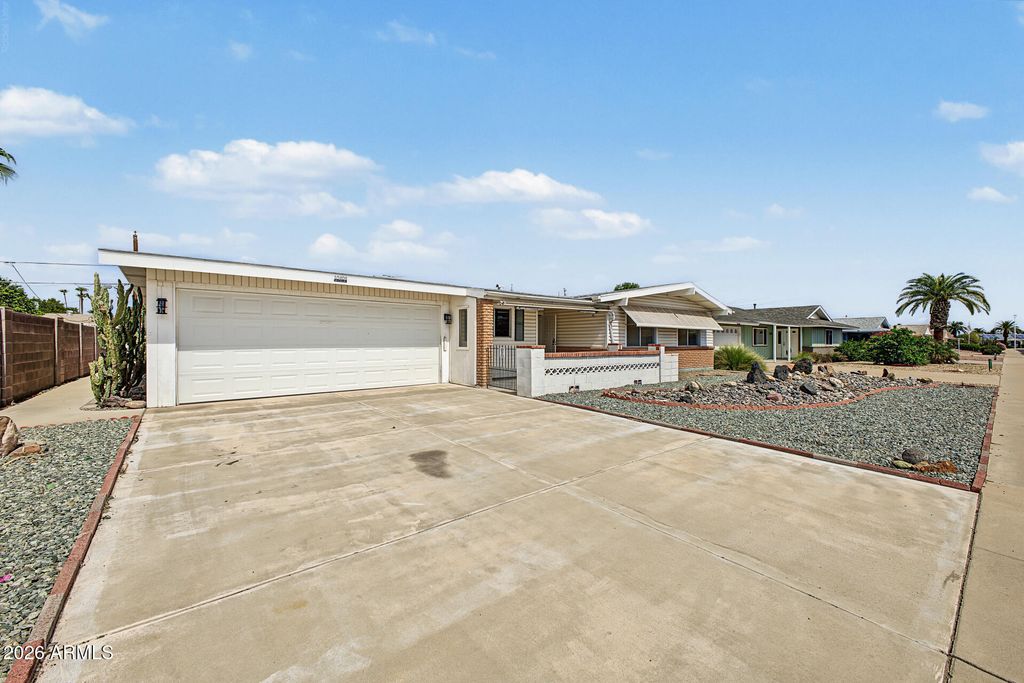 10408 W CAMDEN Avenue, Sun City, AZ 85351 — photo 2