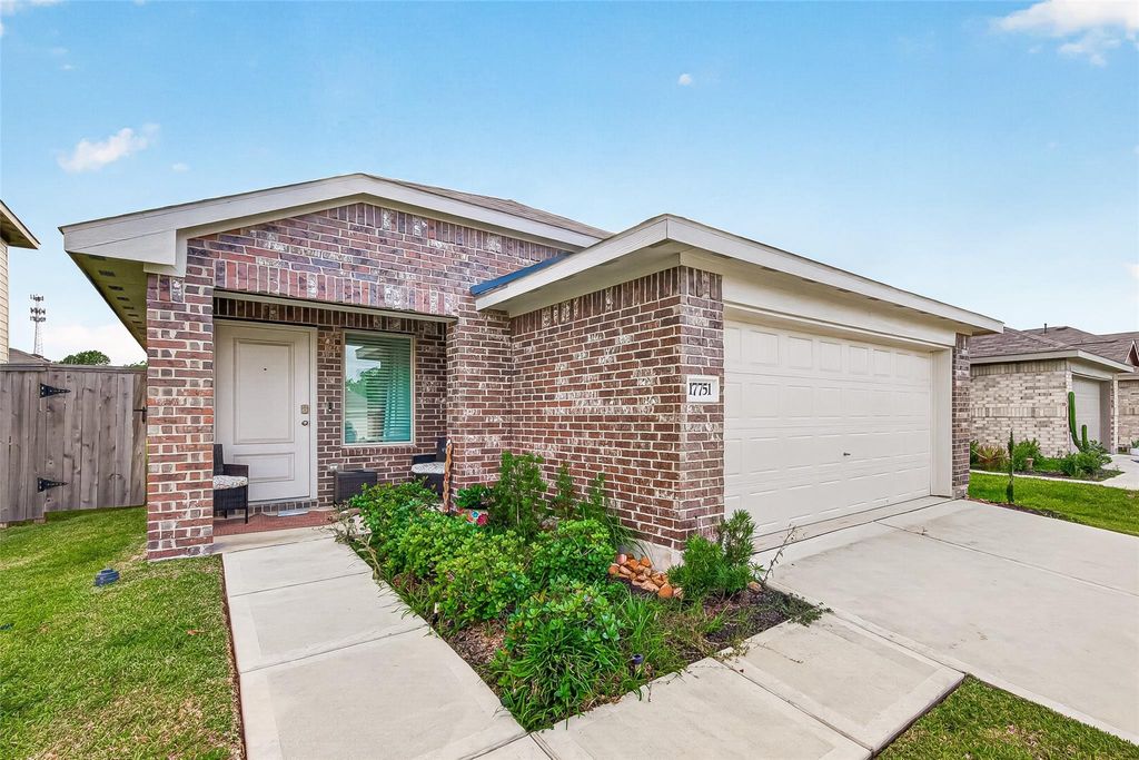 17751 Grove Hill Drive, Hockley, TX 77447