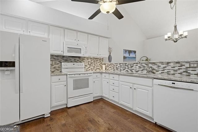 2132 Carefree Circle 10, Marietta, GA 30062