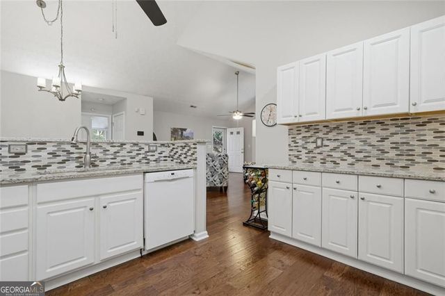 2132 Carefree Circle 10, Marietta, GA 30062